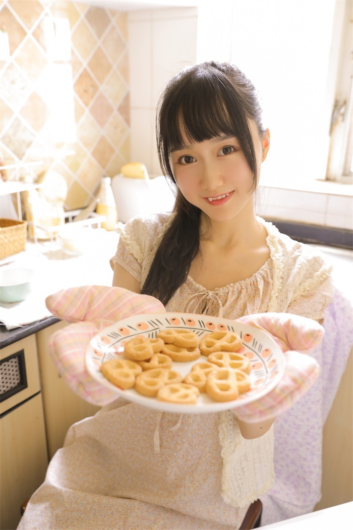 网荭Coser@木绵绵OwO – 绵相随 快乐小厨娘 [8P/24MB]插图2