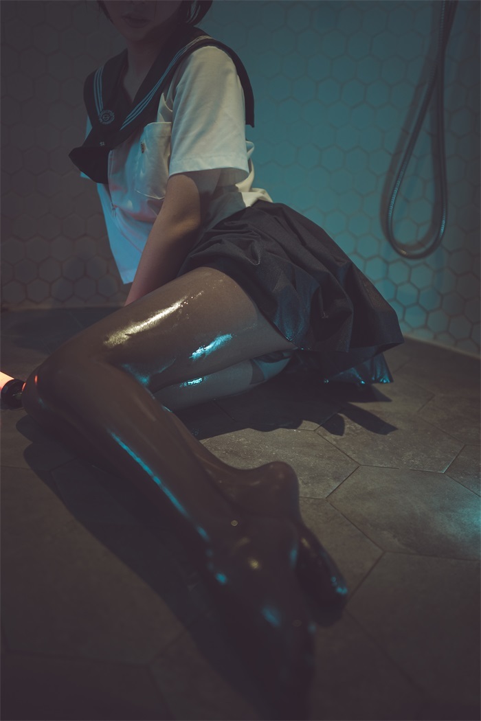 网荭Coser@面饼仙儿 – 脑内少女 浴缸黑丝 [21P/257MB]插图