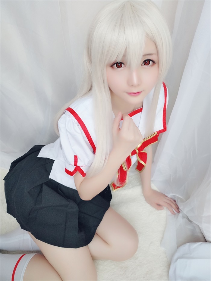 微博妹字@星之迟迟 VOL.3 伊莉雅红白至服 [60P/48.9MB]插图2