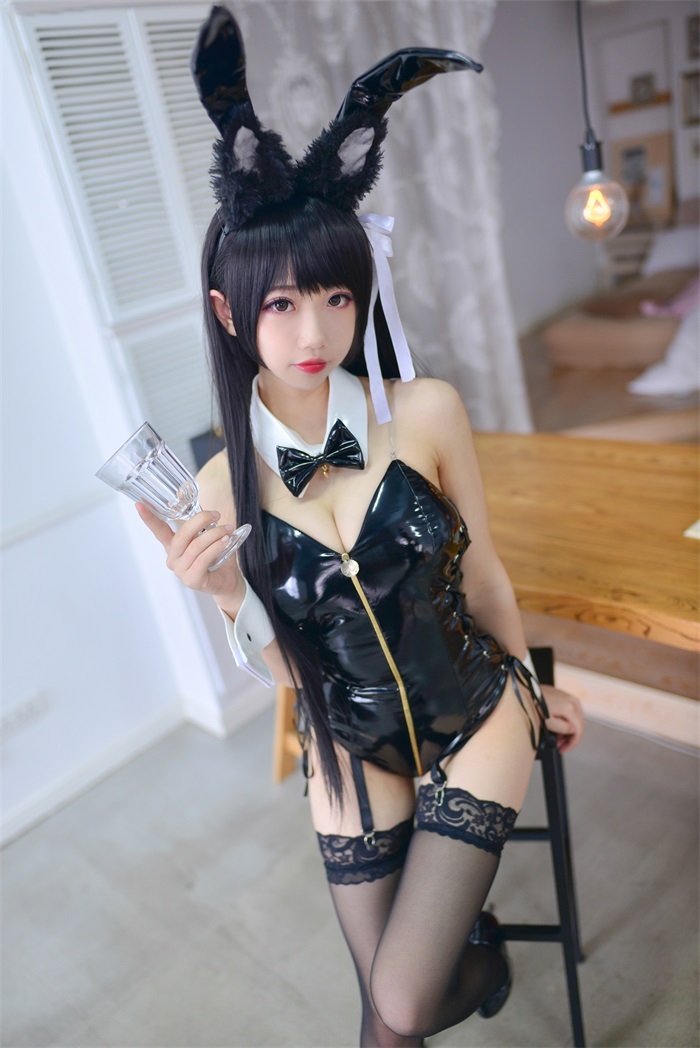 网荭Coser@雪琪-爱宕兔女郎 黑丝兽耳 [33P/577MB]插图1