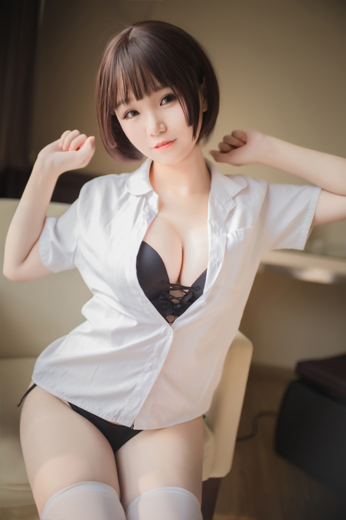 网荭Coser@Yoko宅夏 一号写真本 黑丝和白丝两套 [48P/333MB]插图