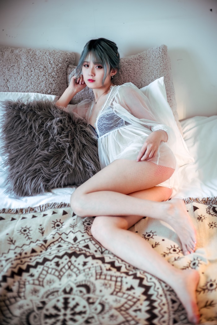 人气动漫Coser@Akisoso秋楚楚 黑白私房 [24P/413MB]插图2