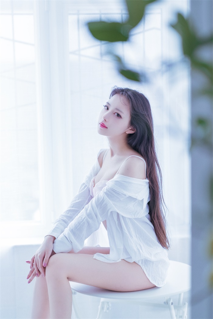 人气动漫Coser@Shika小鹿鹿 白衬衣 [11P/89MB]