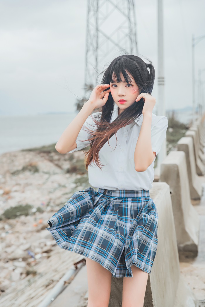 罗莉风COS 桜桃喵 – 户外-耳畔的风COS [27/377MB]