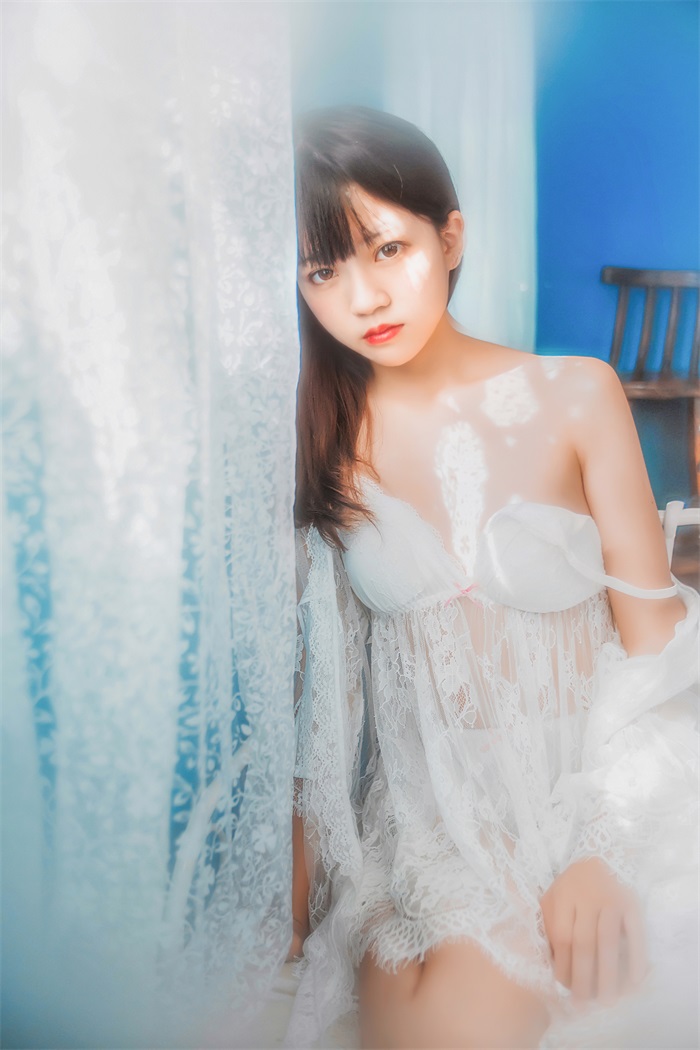 罗莉风COS 桜桃喵 – 洁白 少女私房 [50P/442MB]插图1