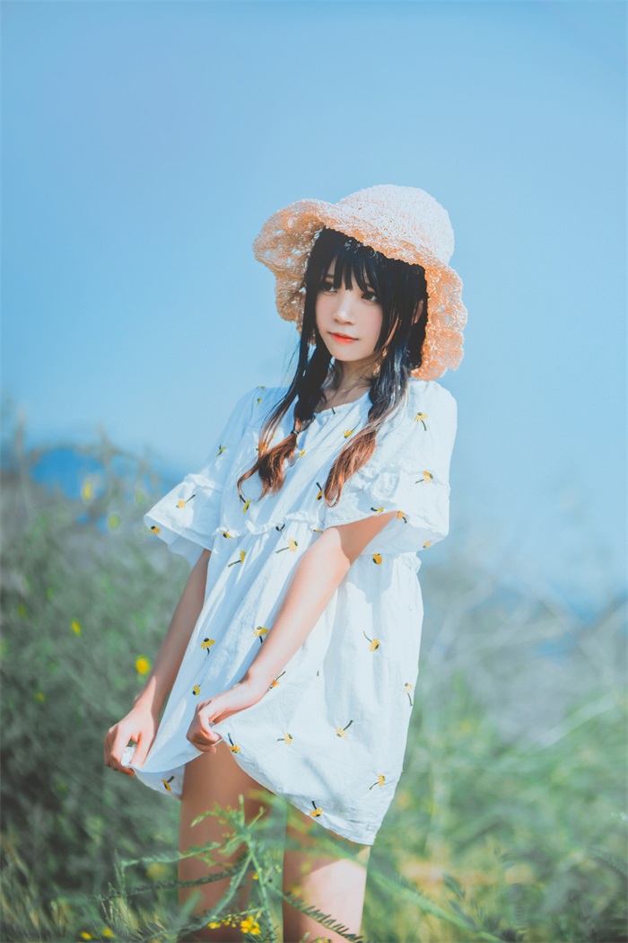 罗莉风COS 桜桃喵 – 户外美丽的田野 [29P/289MB]插图2