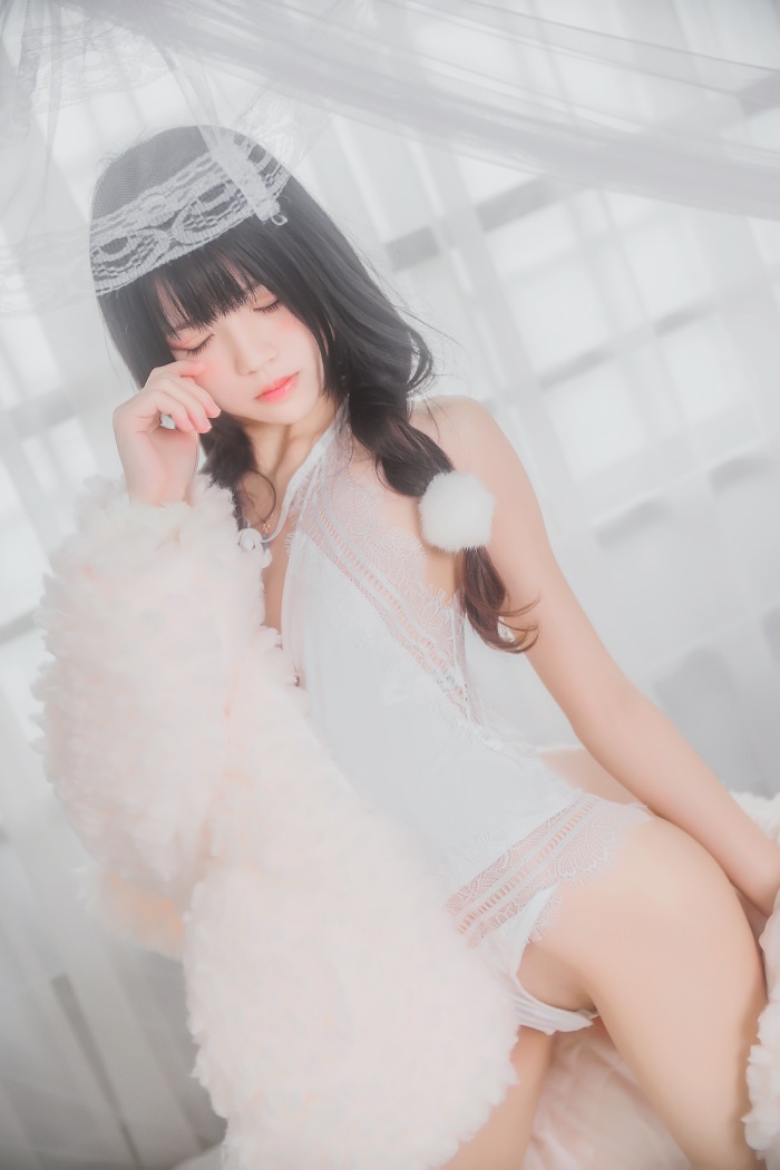 罗莉风COS 桜桃喵 – 冬眠系列-纯白私房 [46P/385MB]插图1