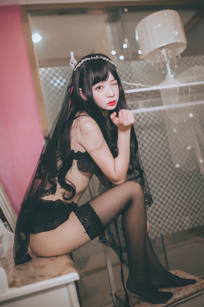 网荭Coser@疯猫ss -黑色小野猫 披肩发 [29P/166MB]插图