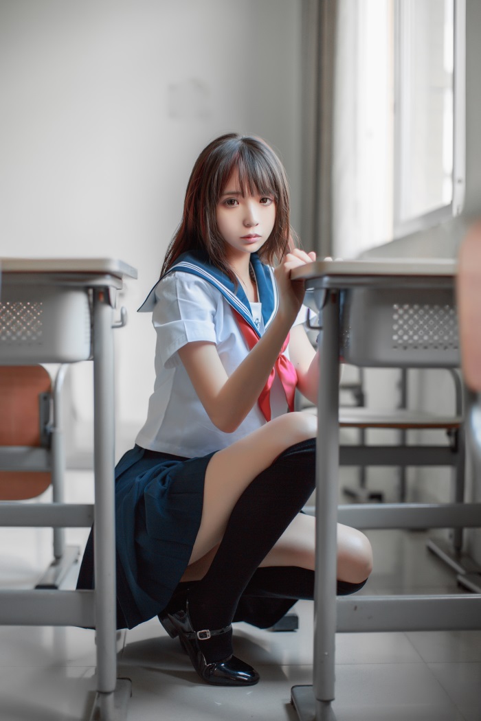 网荭Coser@疯猫ss – 同桌的黑丝水手服 [41P/464MB]插图1