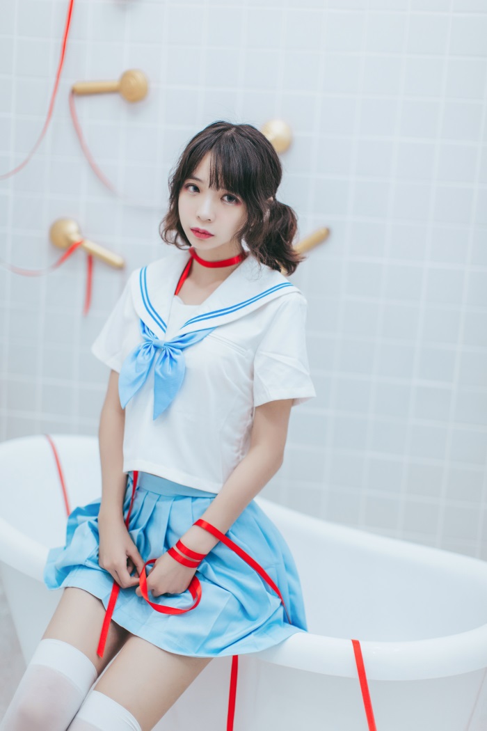 网荭Coser@疯猫ss – 浴室JK [21P/172MB]